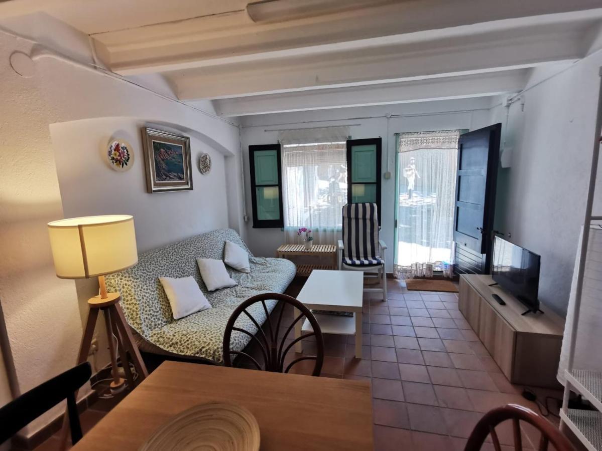 Cozy Apartment 30 Steps From The Ocean Palafrugell Bagian luar foto